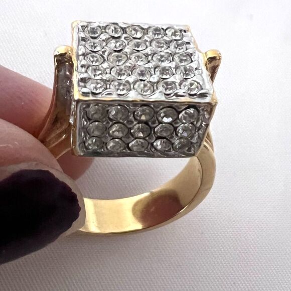 New Women’s Gold-tone Large Square Platform cluster shiny Cocktail Ring sz 8 - Picture 7 of 9